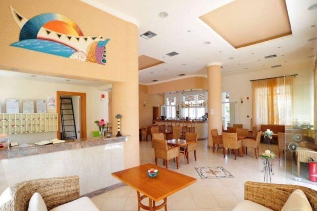 Thinalos Aparthotel 阿查拉维 外观 照片